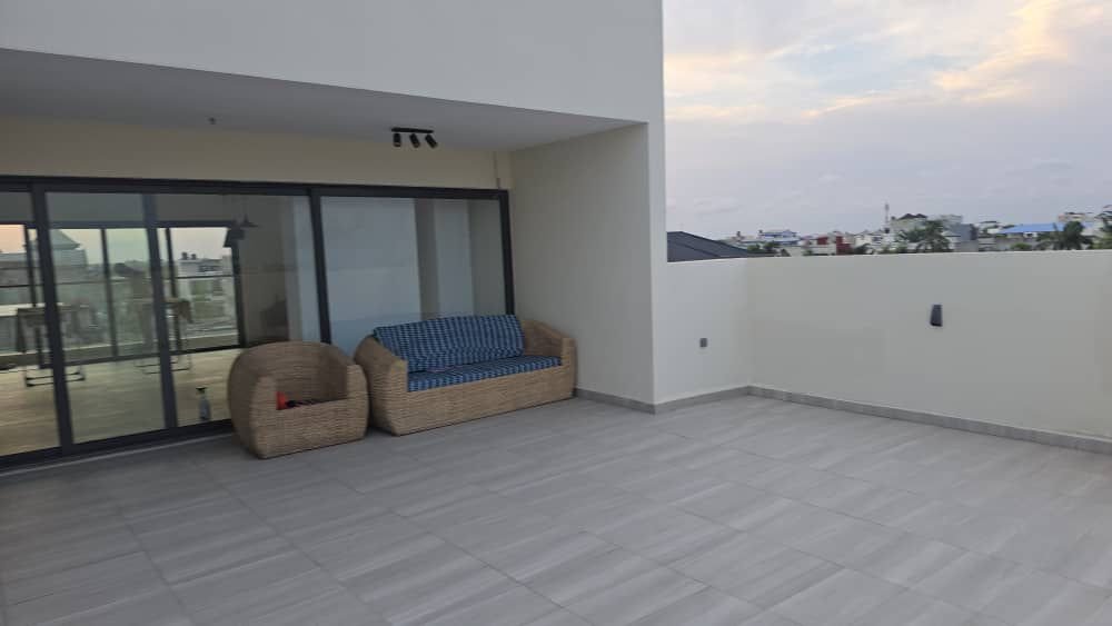 Magnifique villa triplex moderne à vendre à Fidjrossè Plage – 3 min de la Route des Pêches — photo 7