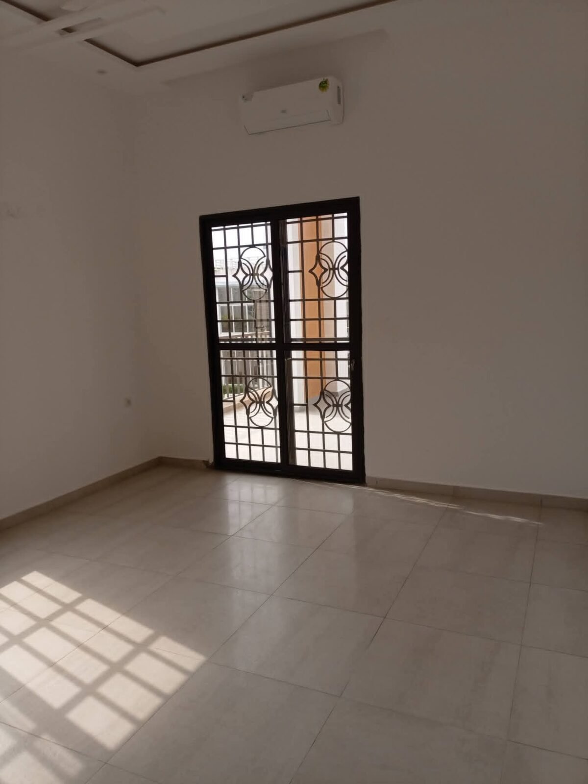 Parcelle de 379 m² en angle de rue à vendre à Fidjrossè – Zone JNP — photo 5