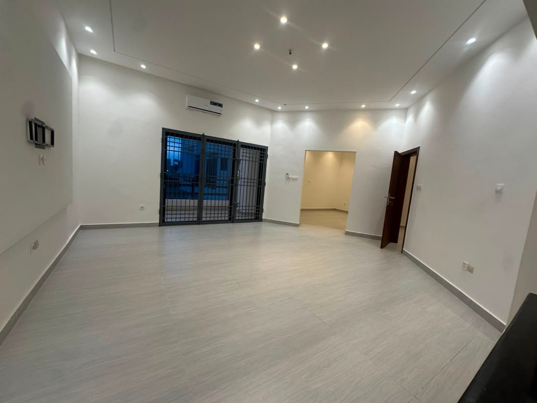 Appartement moderne 3 chambres salon à louer à Fidjrossè – À 3 min de la plage — photo 5
