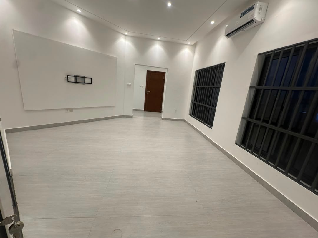 Appartement moderne 3 chambres salon à louer à Fidjrossè – À 3 min de la plage — photo 9