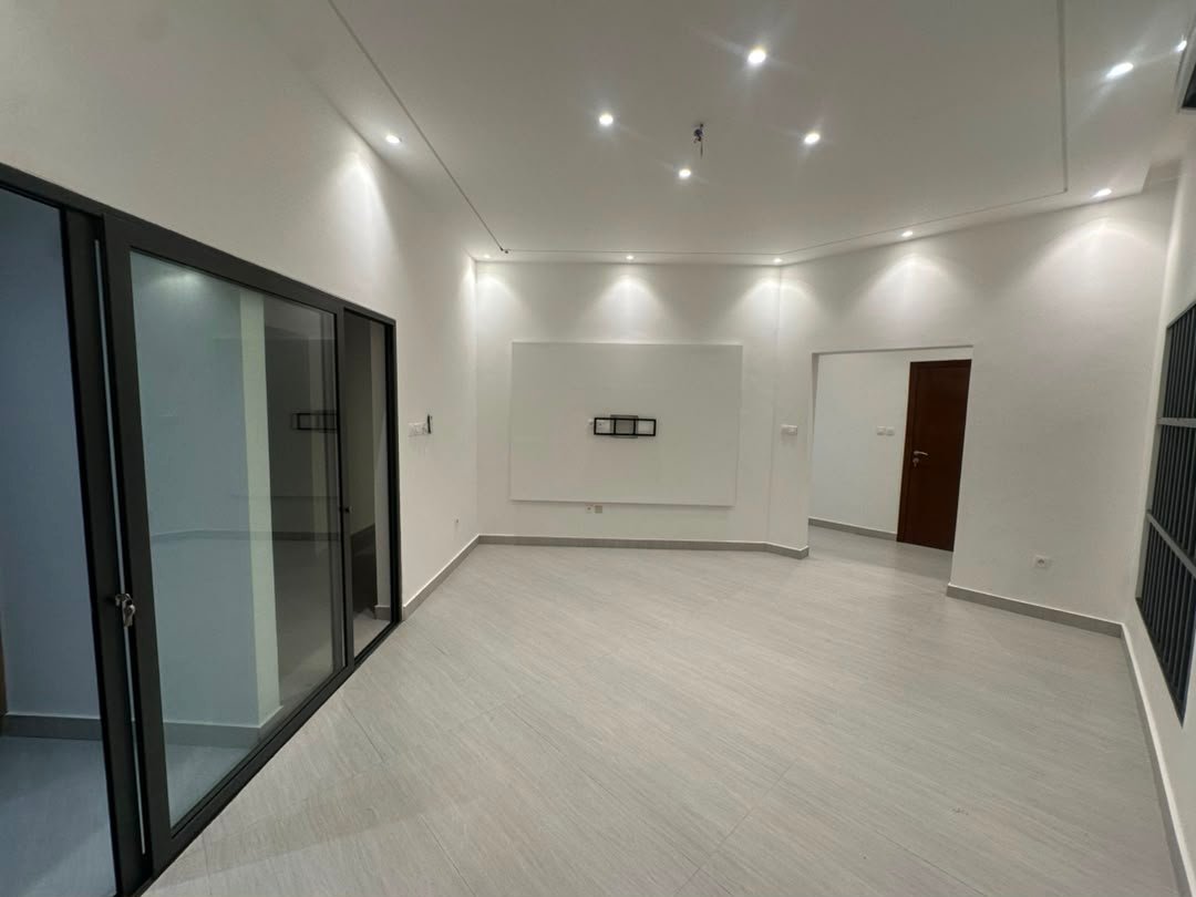 Appartement moderne 3 chambres salon à louer à Fidjrossè – À 3 min de la plage — photo 7