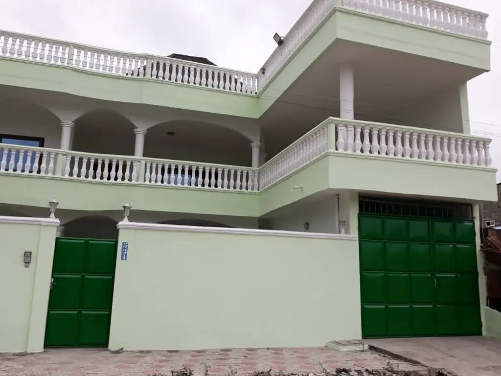 Villa R+1 de 6 chambres à vendre à Sainte Rita – Titre Foncier personnel