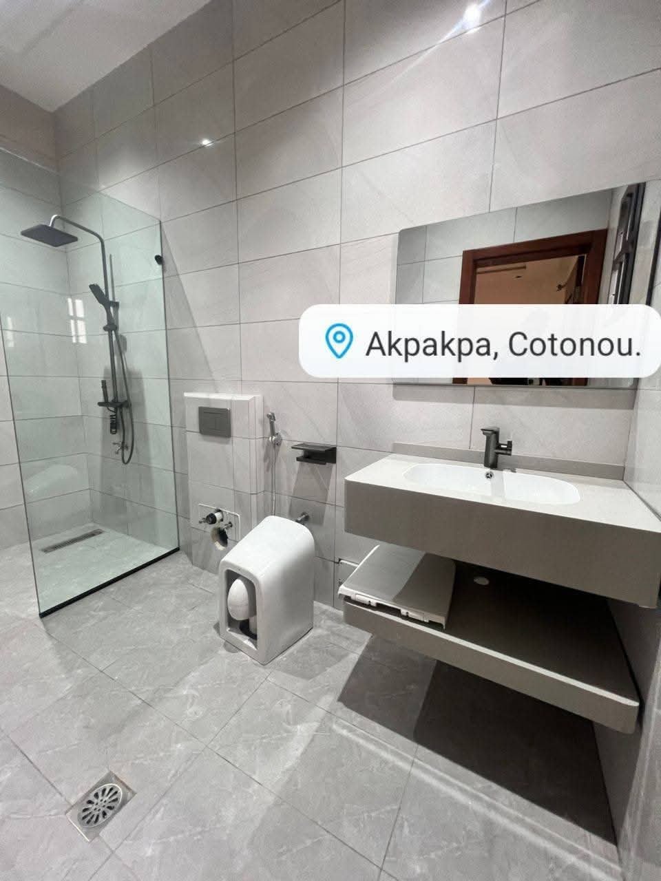 Appartement duplex 2 chambres salon haut standing à louer à Akpakpa Ciné Concorde — photo 15