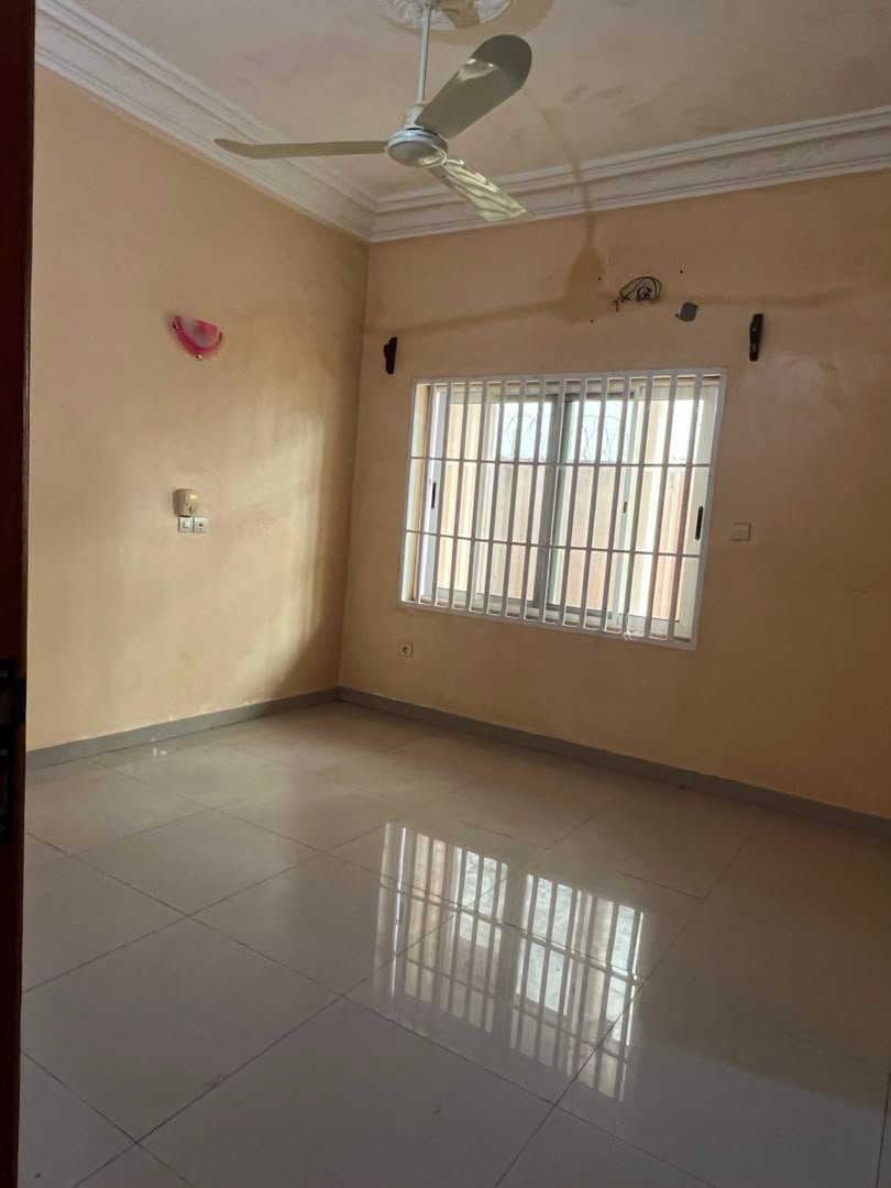 Maison dallée de 3 chambres à vendre à Calavi Zopah – Titre Foncier en cours — photo 5