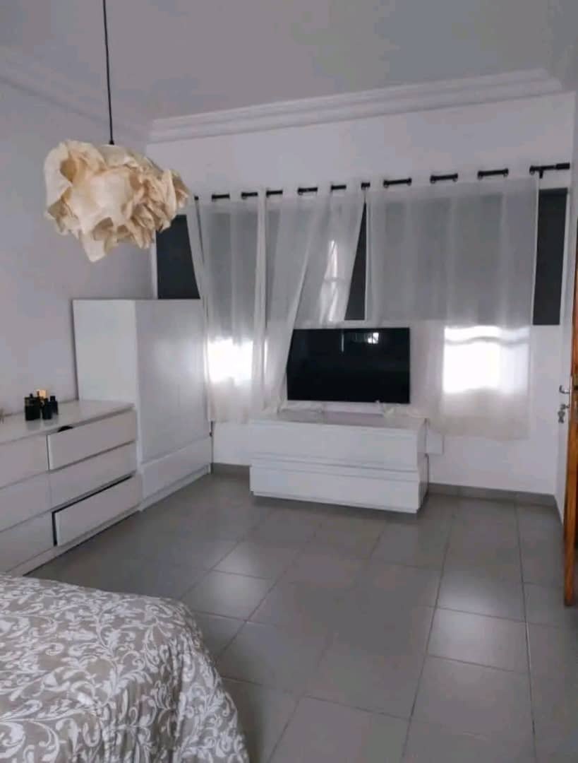 Belle villa duplex meublée à vendre à Calavi Bakhita – Titre Foncier — photo 4