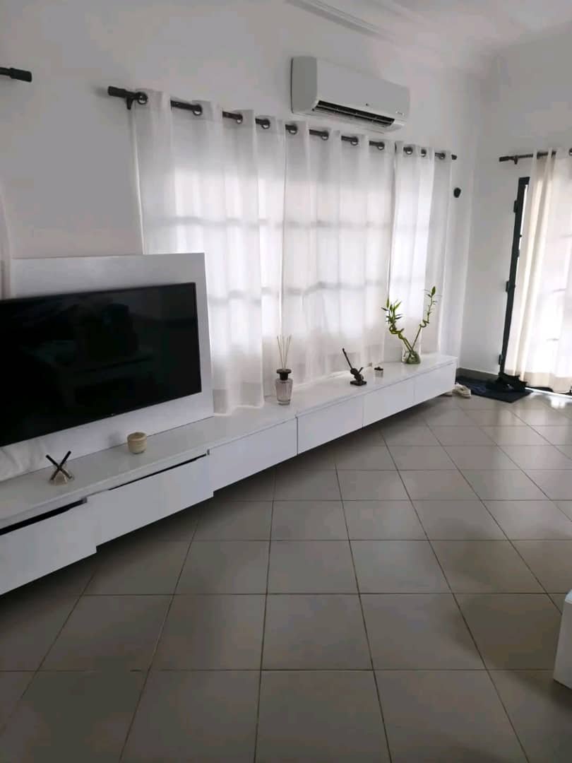 Belle villa duplex meublée à vendre à Calavi Bakhita – Titre Foncier — photo 8