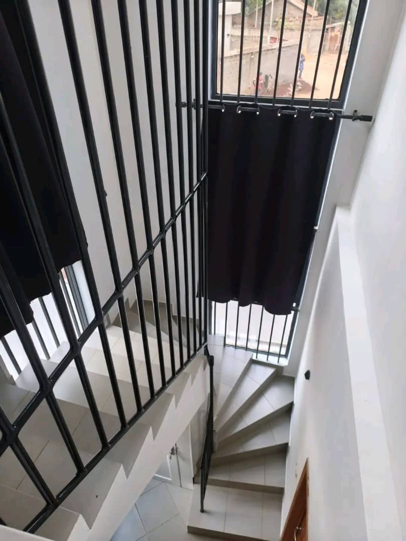 Belle villa duplex meublée à vendre à Calavi Bakhita – Titre Foncier — photo 11
