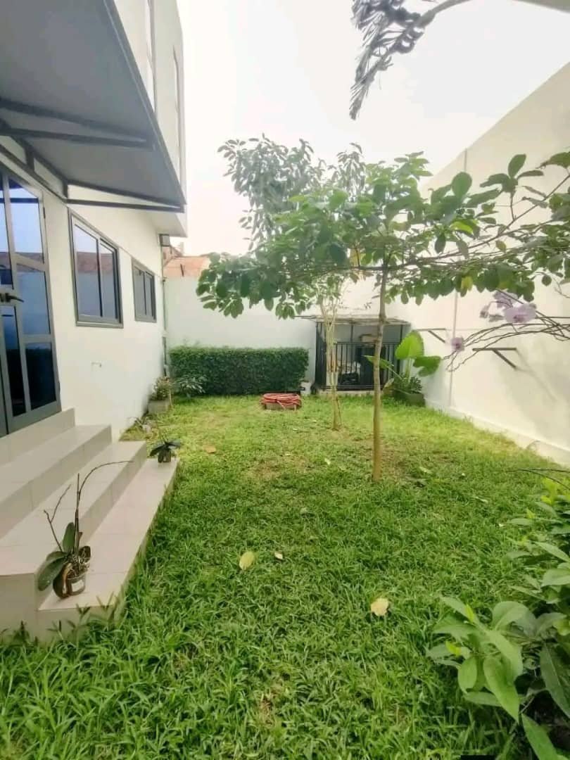 Belle villa duplex meublée à vendre à Calavi Bakhita – Titre Foncier — photo 14