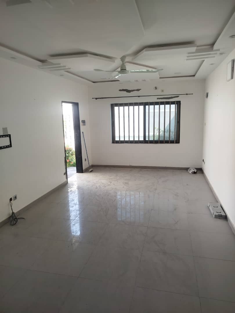 Location villa 3 pièces avec jardin Cité Houeyiho — photo 2