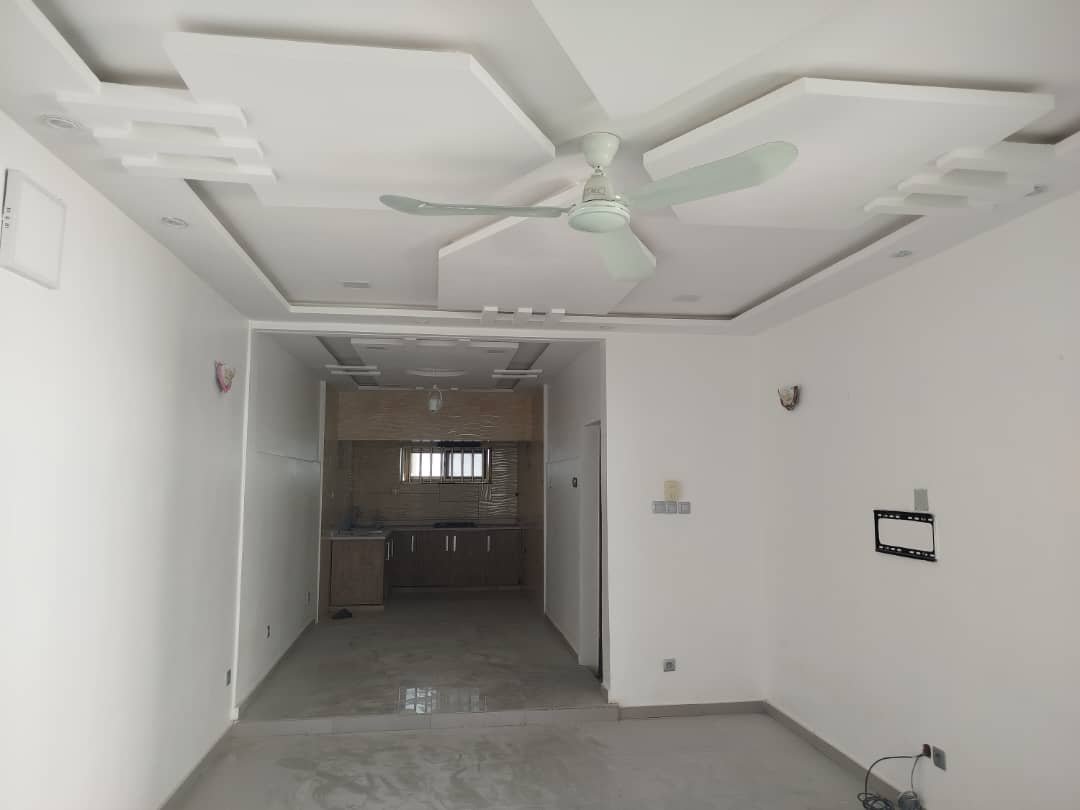 Location villa 3 pièces avec jardin Cité Houeyiho — photo 5