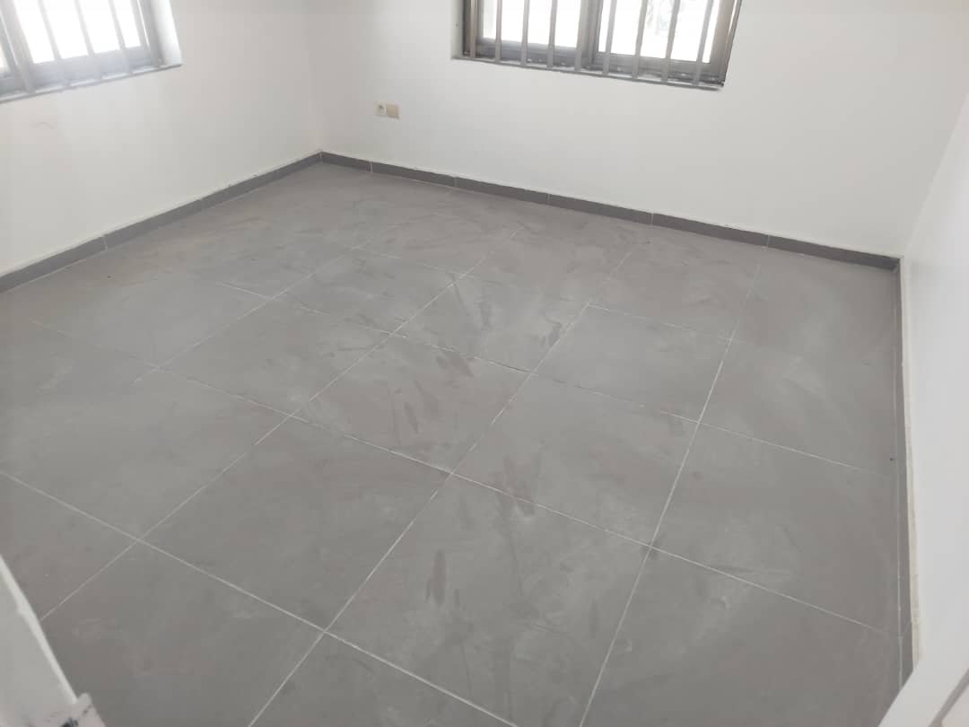 Location villa 3 pièces avec jardin Cité Houeyiho — photo 8