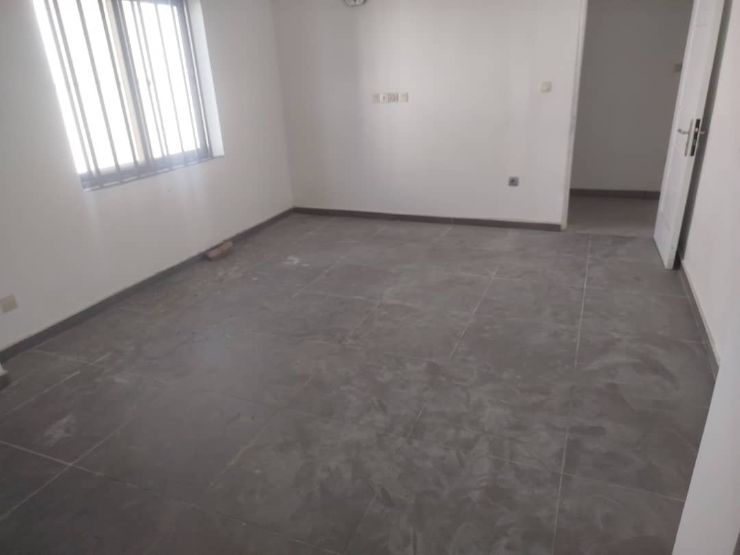 Location villa 3 pièces avec jardin Cité Houeyiho — photo 9
